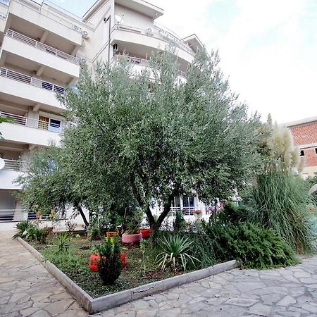 Blue Sky Apartment Petrovac Bagian luar foto