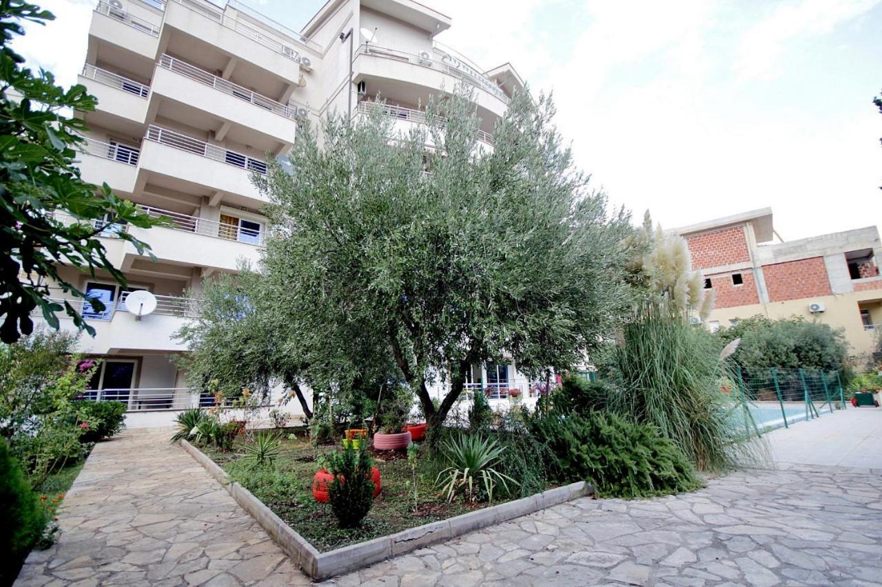 Blue Sky Apartment Petrovac Bagian luar foto